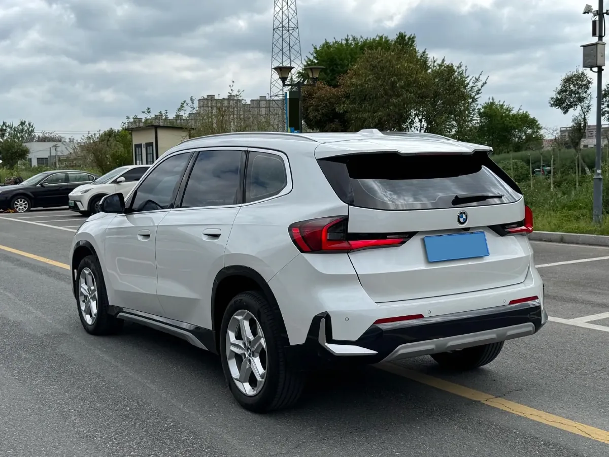 2023 BMW X1 1.5T 156HP L3 7DCT,autocango,china used car exporter,china ev exporter,chinese used car exporter,chinese used ev exporter