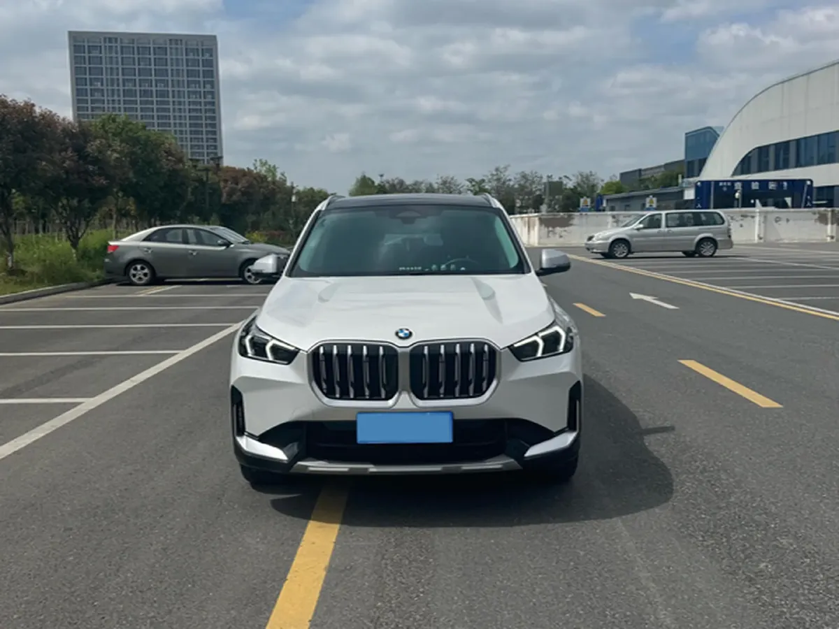 2023 BMW X1 1.5T 156HP L3 7DCT,autocango,china used car exporter,china ev exporter,chinese used car exporter,chinese used ev exporter