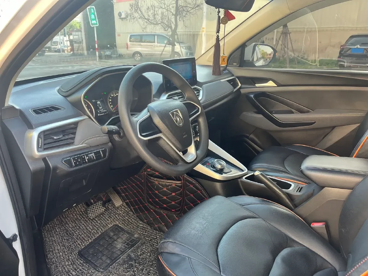 2018 BaoJun 530 1.5T 150HP L4 6DCT,autocango,china used car exporter,china ev exporter,chinese used car exporter,chinese used ev exporter