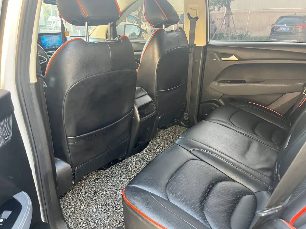 2018 BaoJun 530 1.5T 150HP L4 6DCT,autocango,china used car exporter,china ev exporter,chinese used car exporter,chinese used ev exporter