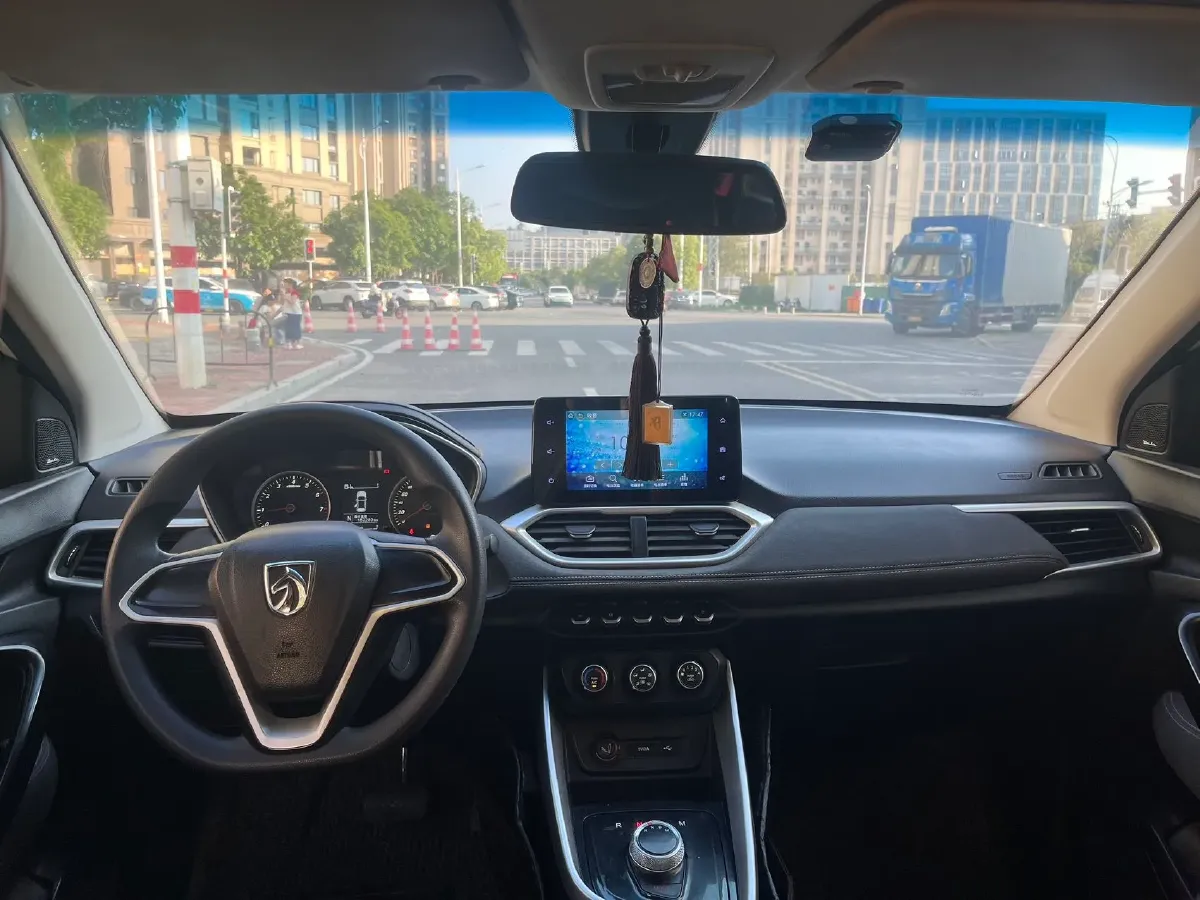 2018 BaoJun 530 1.5T 150HP L4 6DCT,autocango,china used car exporter,china ev exporter,chinese used car exporter,chinese used ev exporter