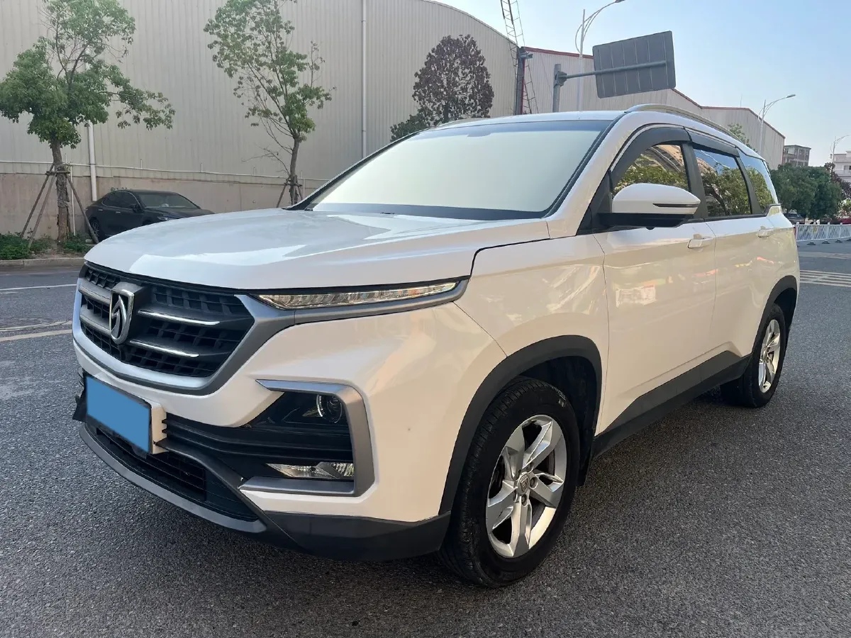 2018 BaoJun 530 1.5T 150HP L4 6DCT,autocango,china used car exporter,china ev exporter,chinese used car exporter,chinese used ev exporter