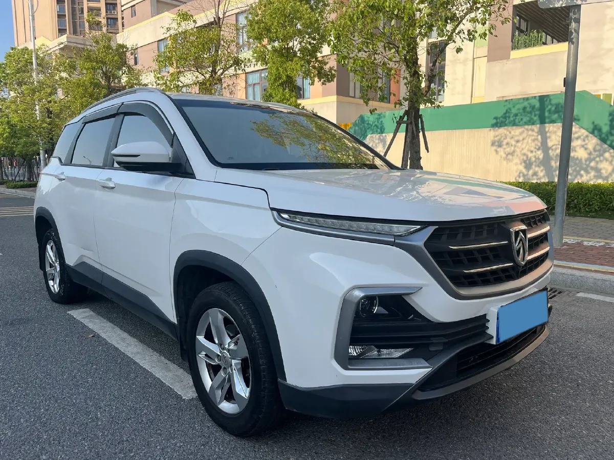 2018 BaoJun 530 1.5T 150HP L4 6DCT,autocango,china used car exporter,china ev exporter,chinese used car exporter,chinese used ev exporter