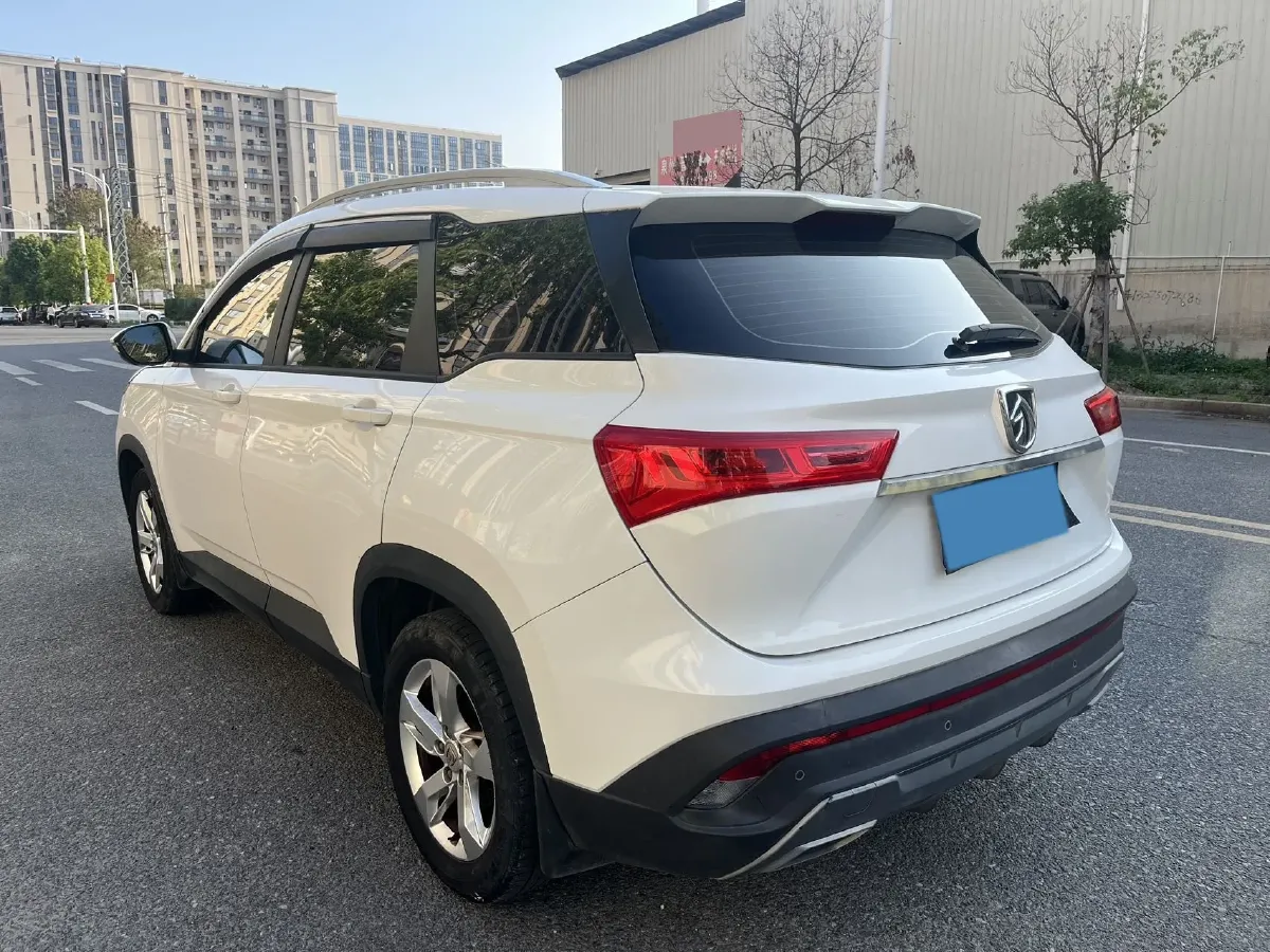 2018 BaoJun 530 1.5T 150HP L4 6DCT,autocango,china used car exporter,china ev exporter,chinese used car exporter,chinese used ev exporter
