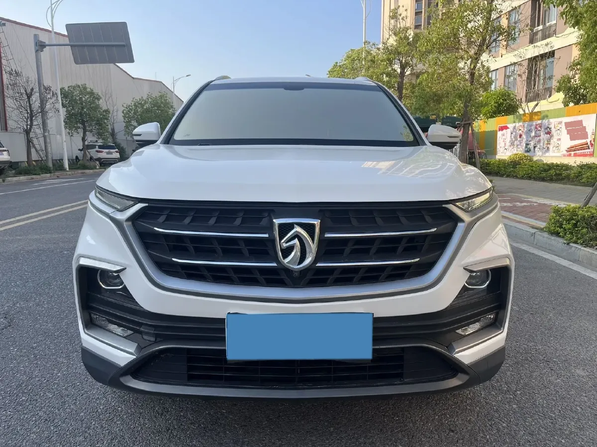 2018 BaoJun 530 1.5T 150HP L4 6DCT,autocango,china used car exporter,china ev exporter,chinese used car exporter,chinese used ev exporter