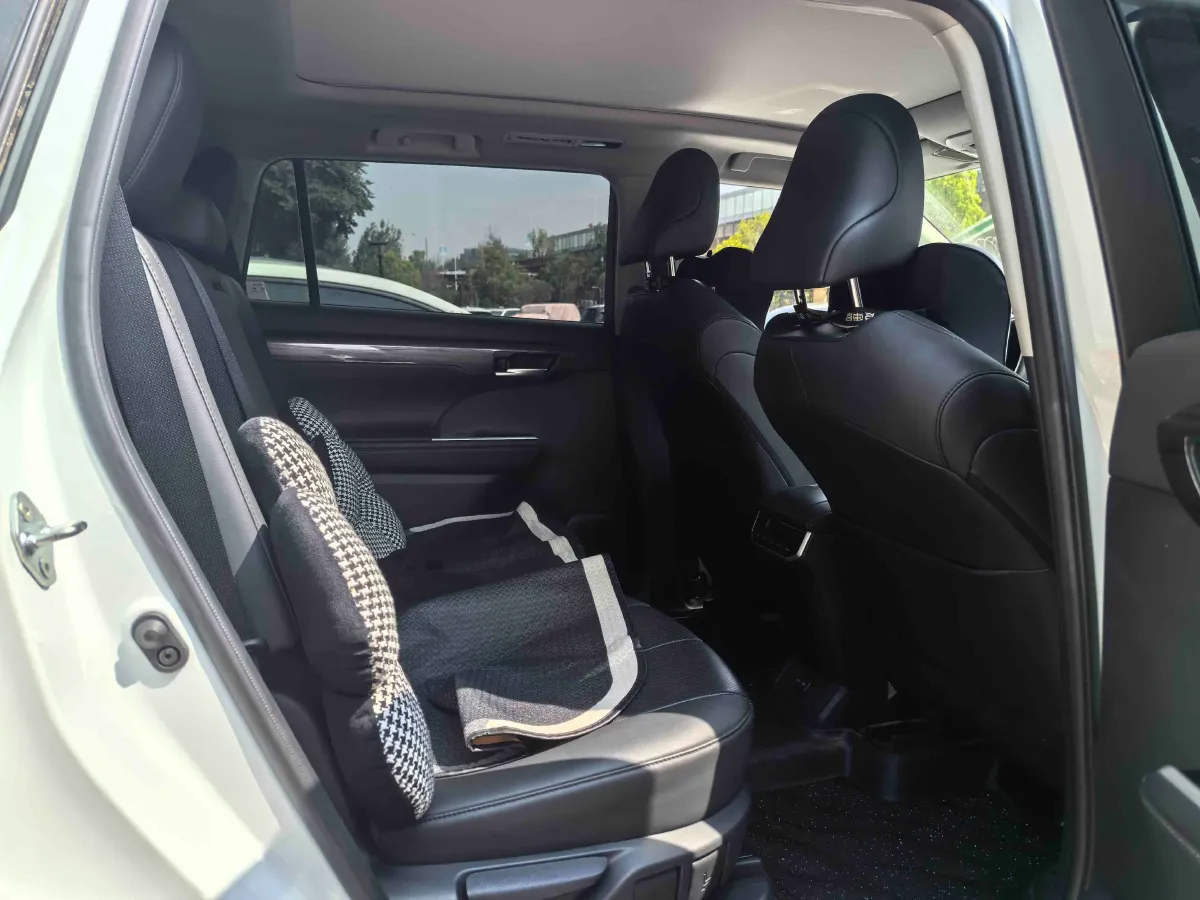 2023 Toyota Highlander 2.5L 189HP L4 E-CVT Hybrid,autocango,china used car exporter,china ev exporter,chinese used car exporter,chinese used ev exporter