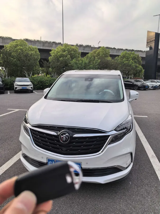 2022 Buick GL8 2.0T 237HP L4 9AT,autocango,china used car exporter,china ev exporter,chinese used car exporter,chinese used ev exporter