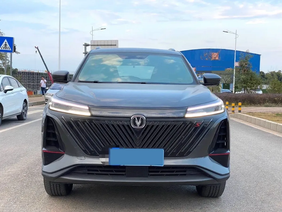 2022 ChangAn CS75 Plus 1.5T 188HP L4 8AT,autocango,china used car exporter,china ev exporter,chinese used car exporter,chinese used ev exporter