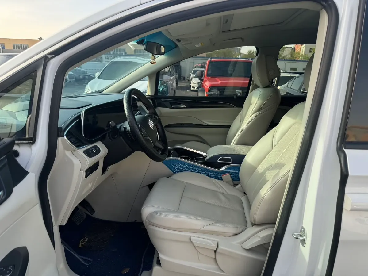 2022 Buick GL8 2.0T 237HP L4 9AT,autocango,china used car exporter,china ev exporter,chinese used car exporter,chinese used ev exporter