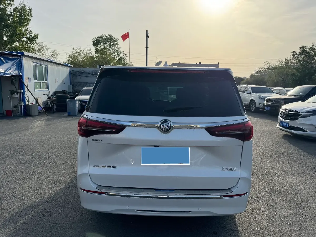 2022 Buick GL8 2.0T 237HP L4 9AT,autocango,china used car exporter,china ev exporter,chinese used car exporter,chinese used ev exporter