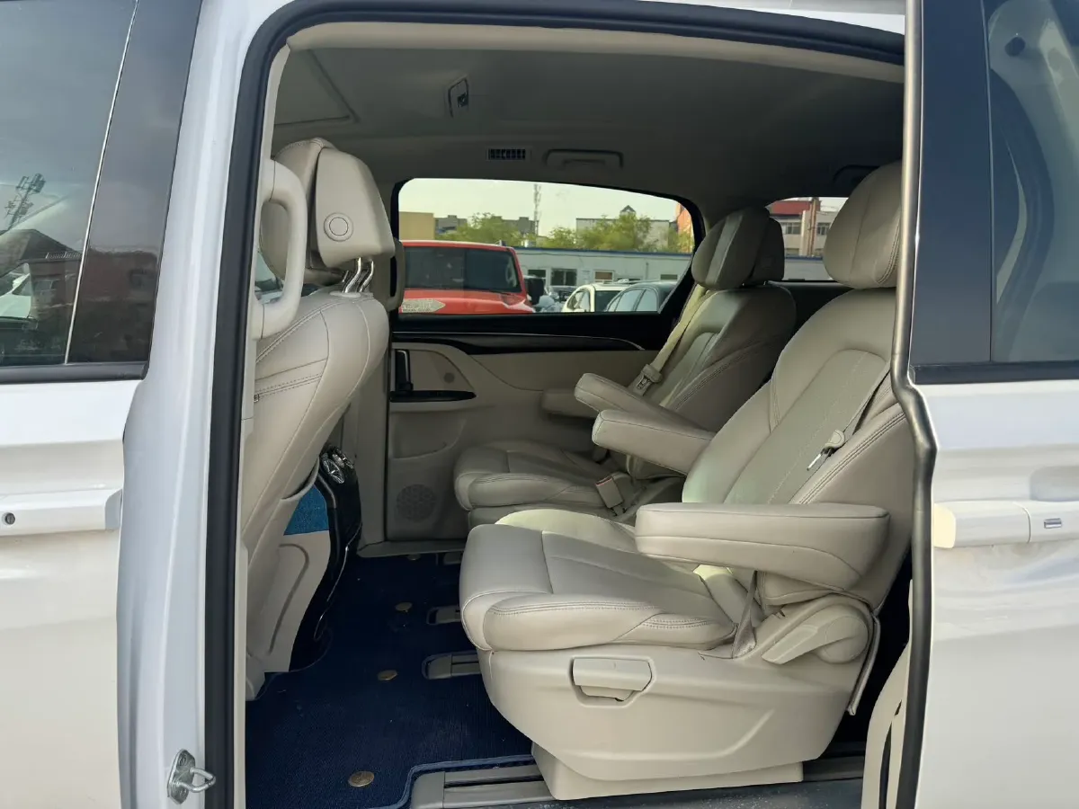 2022 Buick GL8 2.0T 237HP L4 9AT,autocango,china used car exporter,china ev exporter,chinese used car exporter,chinese used ev exporter