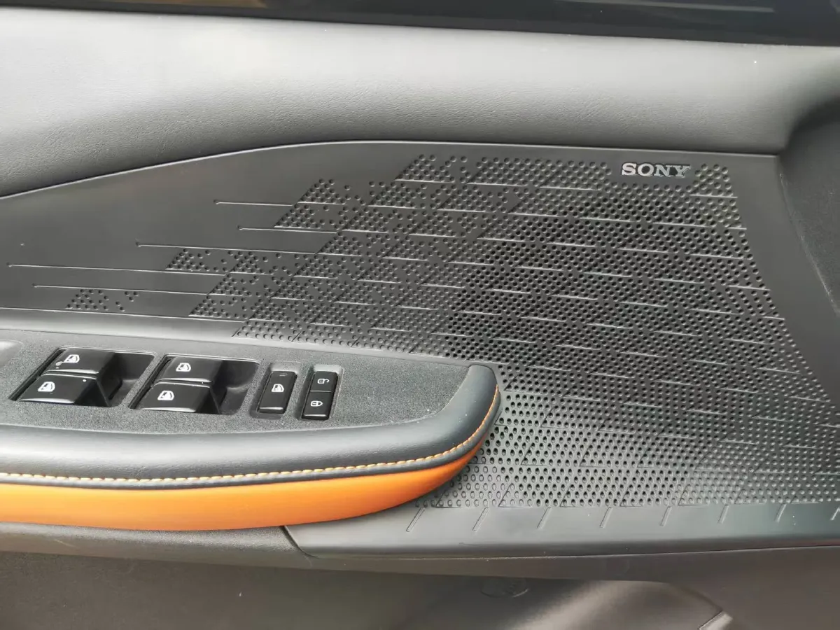 2022 ChangAn UNI-V 1.5T 188HP L4 7DCT,autocango,china used car exporter,china ev exporter,chinese used car exporter,chinese used ev exporter