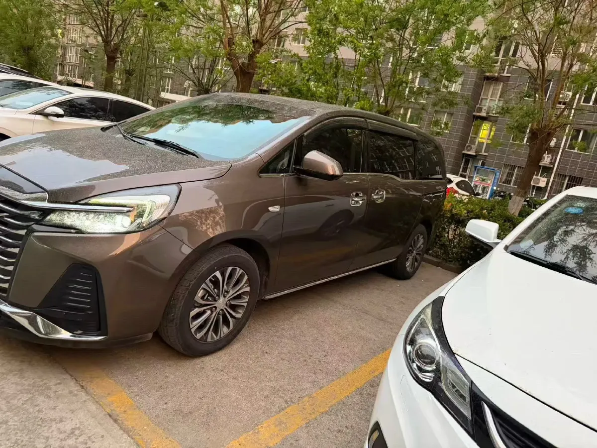 2023 Buick GL8 2.0T 237HP L4 9AT,autocango,china used car exporter,china ev exporter,chinese used car exporter,chinese used ev exporter