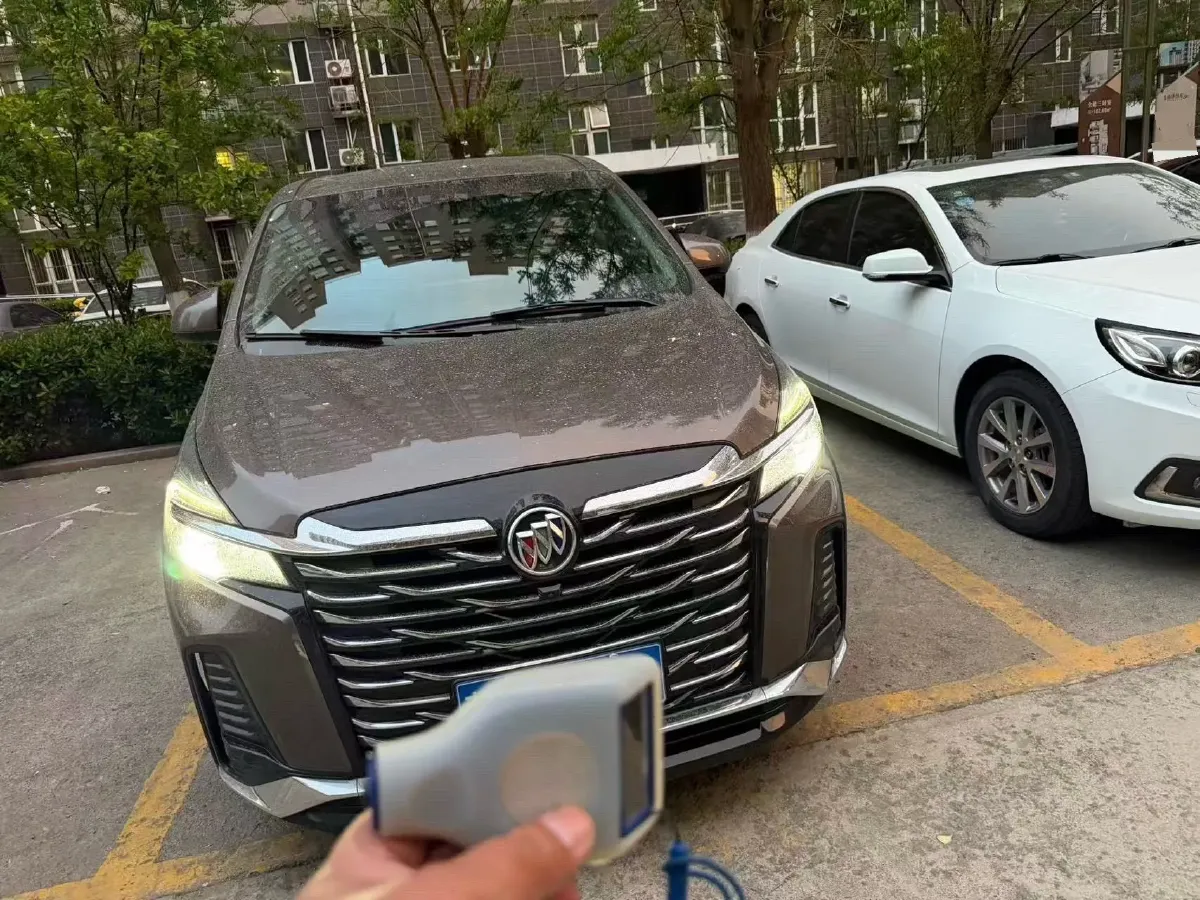 2023 Buick GL8 2.0T 237HP L4 9AT,autocango,china used car exporter,china ev exporter,chinese used car exporter,chinese used ev exporter