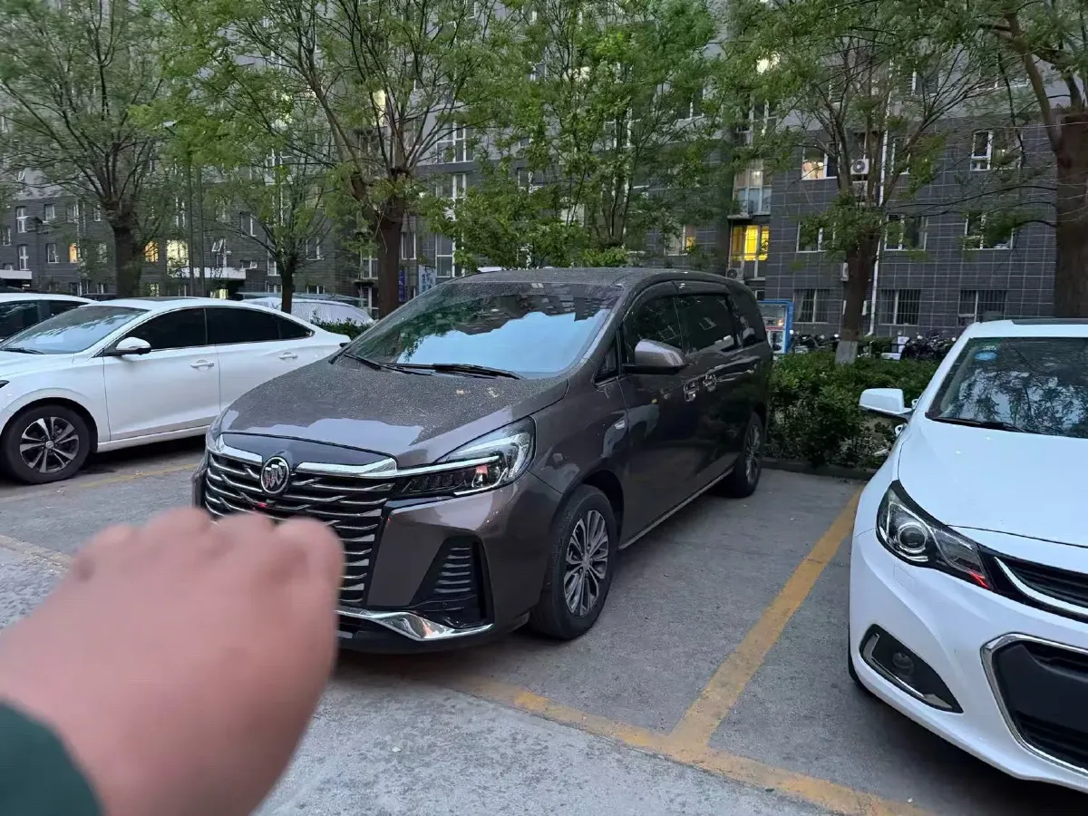 2023 Buick GL8 2.0T 237HP L4 9AT,autocango,china used car exporter,china ev exporter,chinese used car exporter,chinese used ev exporter