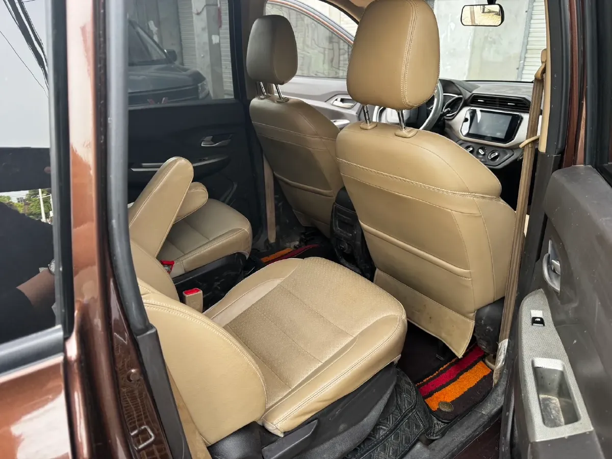 2018 WuLing HongGuang 1.5L 105HP L4 5MT,autocango,china used car exporter,china ev exporter,chinese used car exporter,chinese used ev exporter