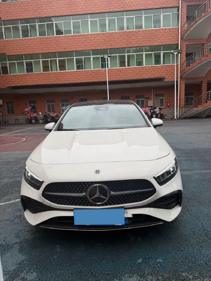 2024 Mercedes-Benz A Class 1.3T 163HP L4 7DCT,autocango,china used car exporter,china ev exporter,chinese used car exporter,chinese used ev exporter