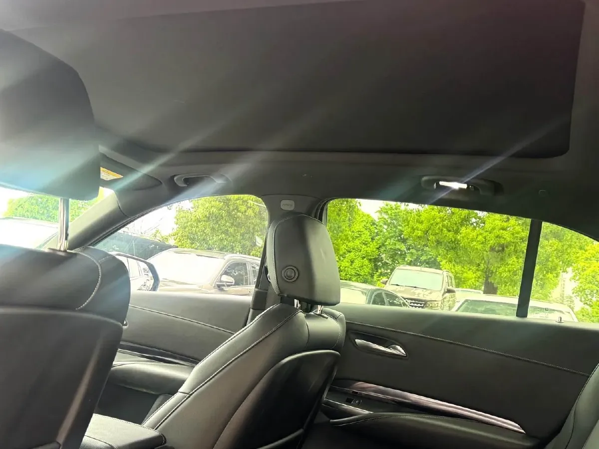 2021 Cadillac XT4 2.0T 237HP L4 9AT,autocango,china used car exporter,china ev exporter,chinese used car exporter,chinese used ev exporter