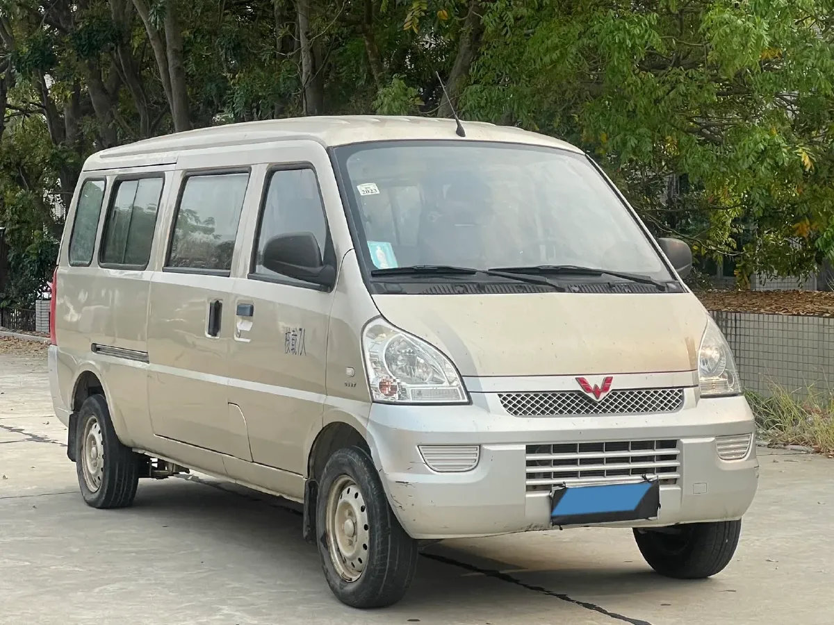 2012 WuLing RongGuang 1.5L 107HP L4 5MT,autocango,china used car exporter,china ev exporter,chinese used car exporter,chinese used ev exporter
