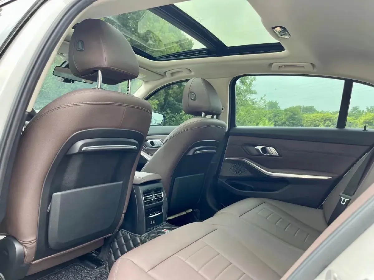 2021 BMW 3 Series 2.0T 156HP L4 8AT,autocango,china used car exporter,china ev exporter,chinese used car exporter,chinese used ev exporter