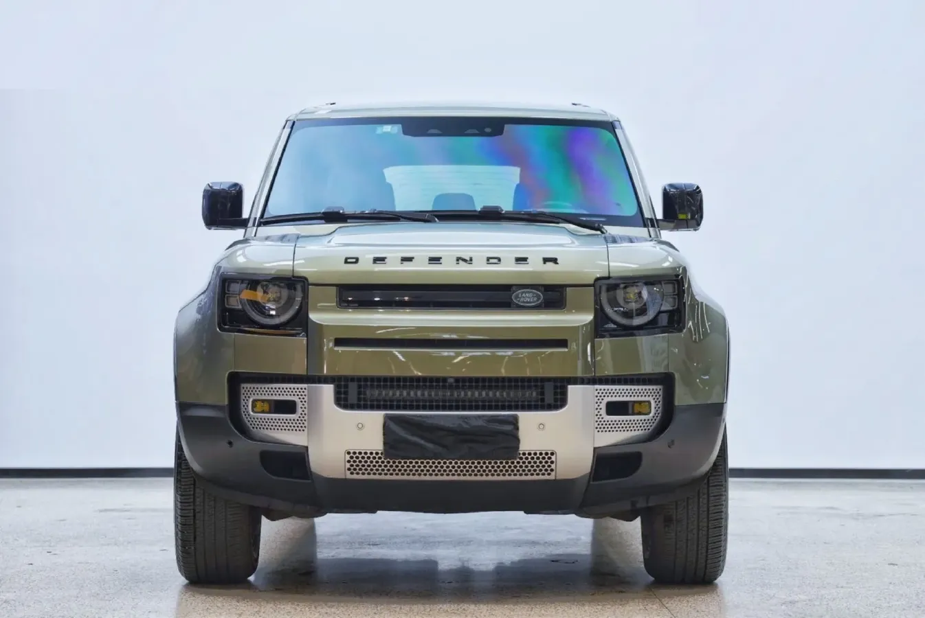 2020 Land Rover Defender 3.0T 400HP L6 8AT,autocango,china used car exporter,china ev exporter,chinese used car exporter,chinese used ev exporter