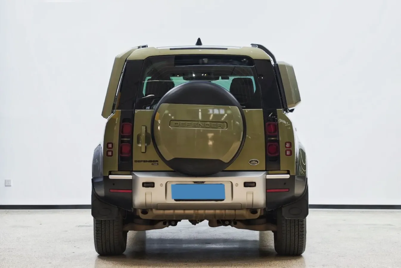 2020 Land Rover Defender 3.0T 400HP L6 8AT,autocango,china used car exporter,china ev exporter,chinese used car exporter,chinese used ev exporter