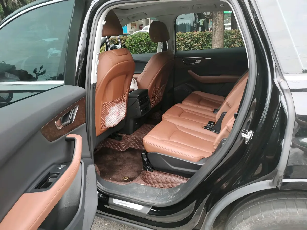 2023 Audi Q7 2.0T 265HP L4 8AT,autocango,china used car exporter,china ev exporter,chinese used car exporter,chinese used ev exporter