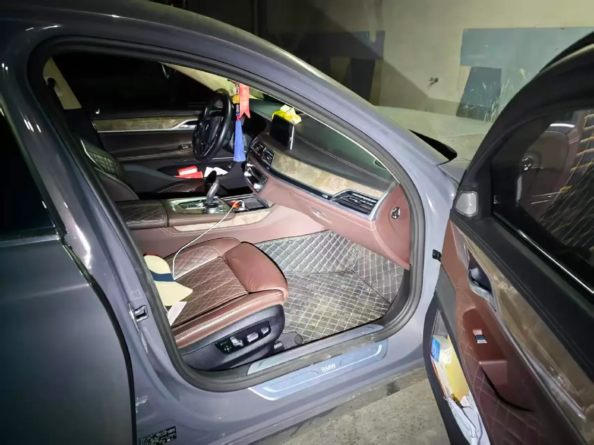 2019 BMW 7 Series 3.0T 340HP L6 8AT,autocango,china used car exporter,china ev exporter,chinese used car exporter,chinese used ev exporter