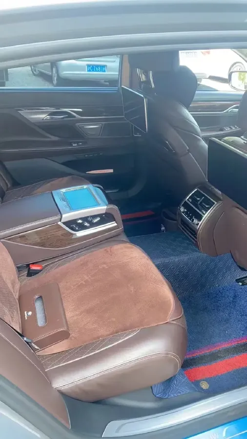 2019 BMW 7 Series 3.0T 340HP L6 8AT,autocango,china used car exporter,china ev exporter,chinese used car exporter,chinese used ev exporter