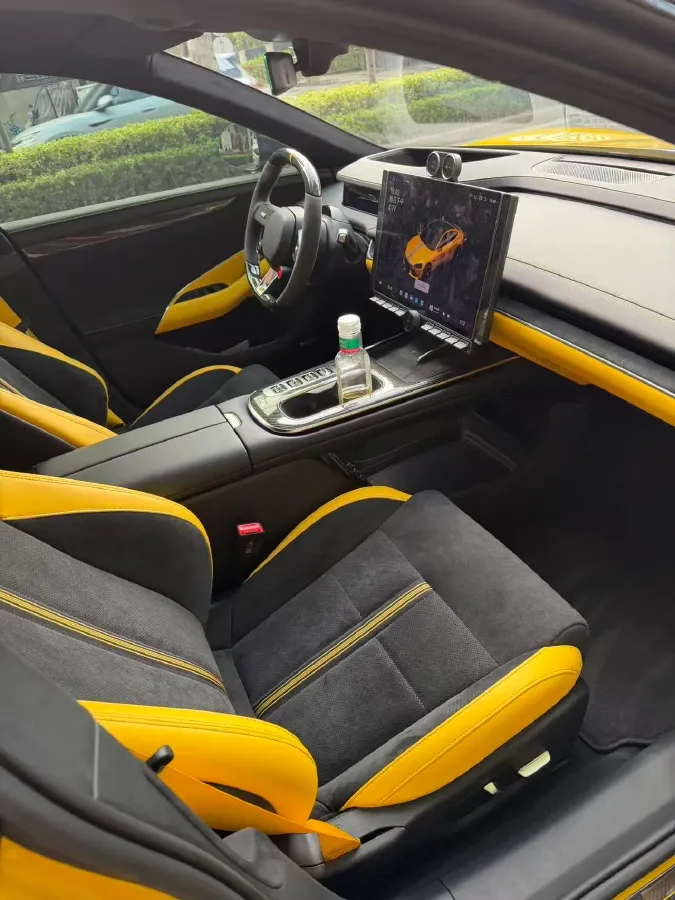 2025 MI SU7 Ultra BEV 93.7KWH,autocango,china used car exporter,china ev exporter,chinese used car exporter,chinese used ev exporter