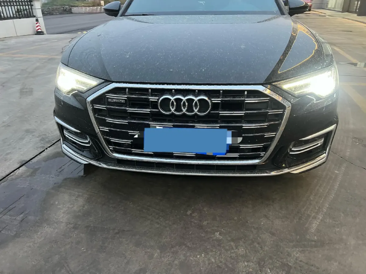 2022 Audi A6L 2.0T 224HP L4 7DCT,autocango,china used car exporter,china ev exporter,chinese used car exporter,chinese used ev exporter