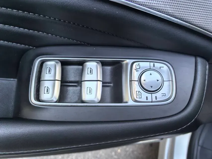 2019 Roewe RX5 MAX 1.5T 173HP L4 6AT,autocango,china used car exporter,china ev exporter,chinese used car exporter,chinese used ev exporter