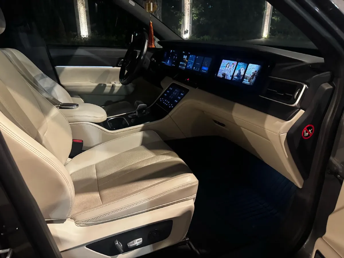 2021 Li ONE Range Extended 131HP REEV 40.5KWH,autocango,china used car exporter,china ev exporter,chinese used car exporter,chinese used ev exporter