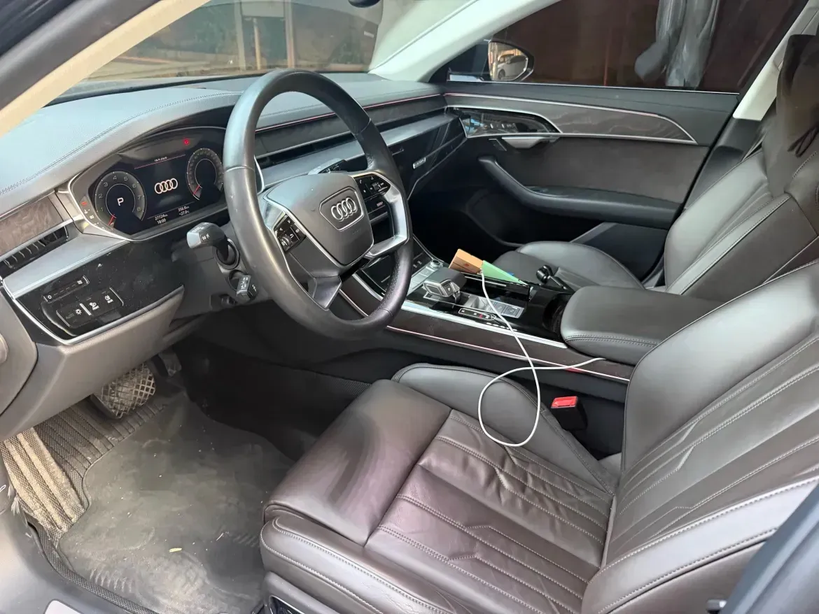 2025 Audi A8 2.0T 265HP L4 8AT,autocango,china used car exporter,china ev exporter,chinese used car exporter,chinese used ev exporter