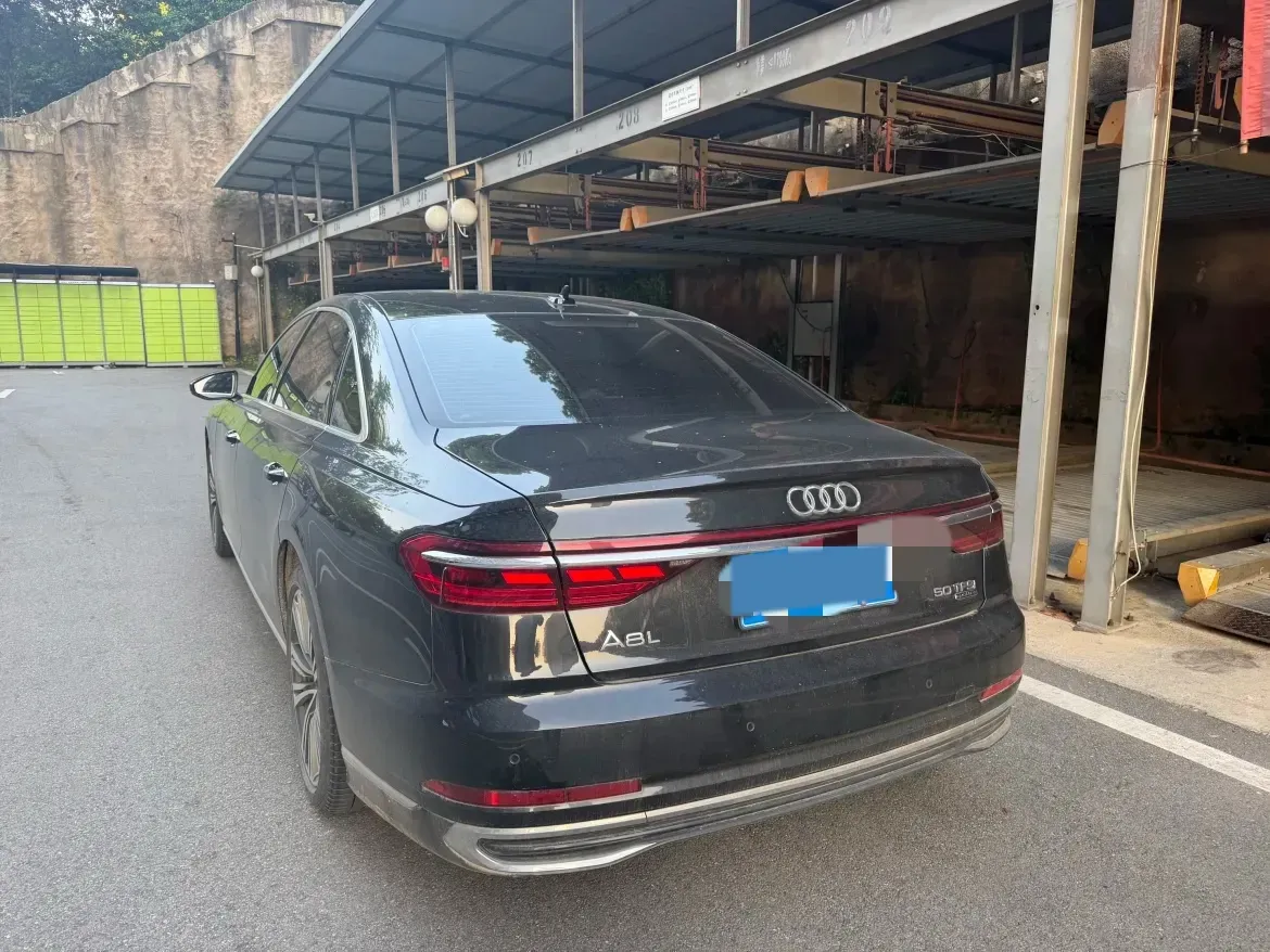 2025 Audi A8 2.0T 265HP L4 8AT,autocango,china used car exporter,china ev exporter,chinese used car exporter,chinese used ev exporter