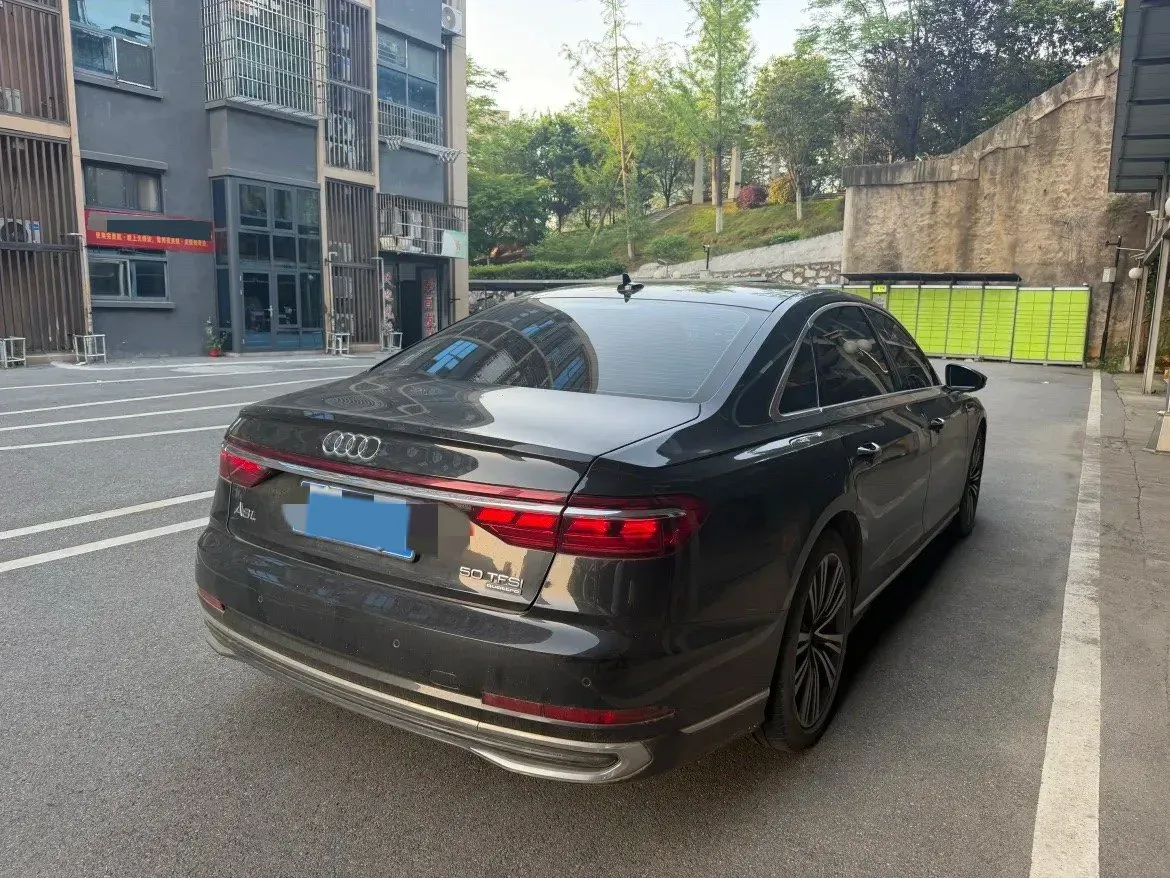 2025 Audi A8 2.0T 265HP L4 8AT,autocango,china used car exporter,china ev exporter,chinese used car exporter,chinese used ev exporter