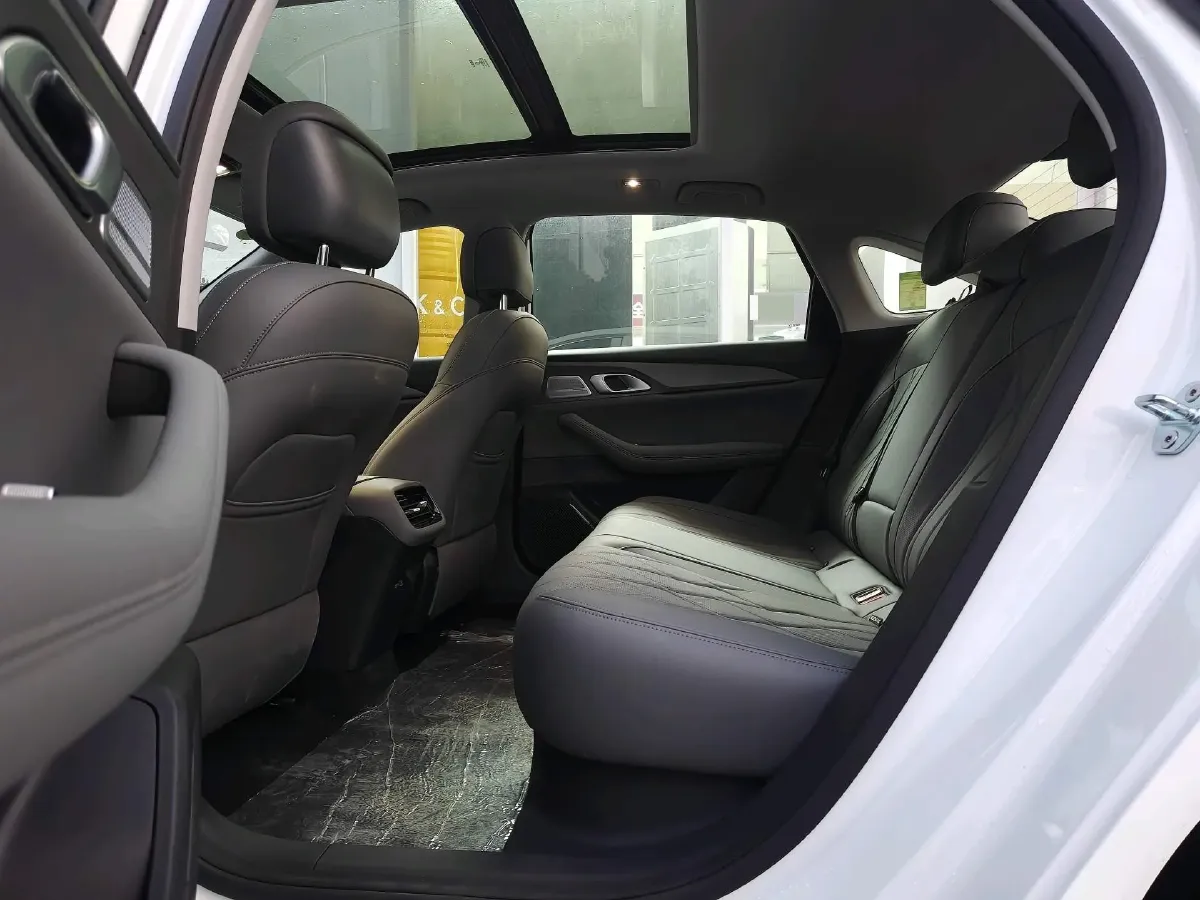 2025 Geely Galaxy A7 1.5L 112HP L4 1DHT PHEV,autocango,china used car exporter,china ev exporter,chinese used car exporter,chinese used ev exporter