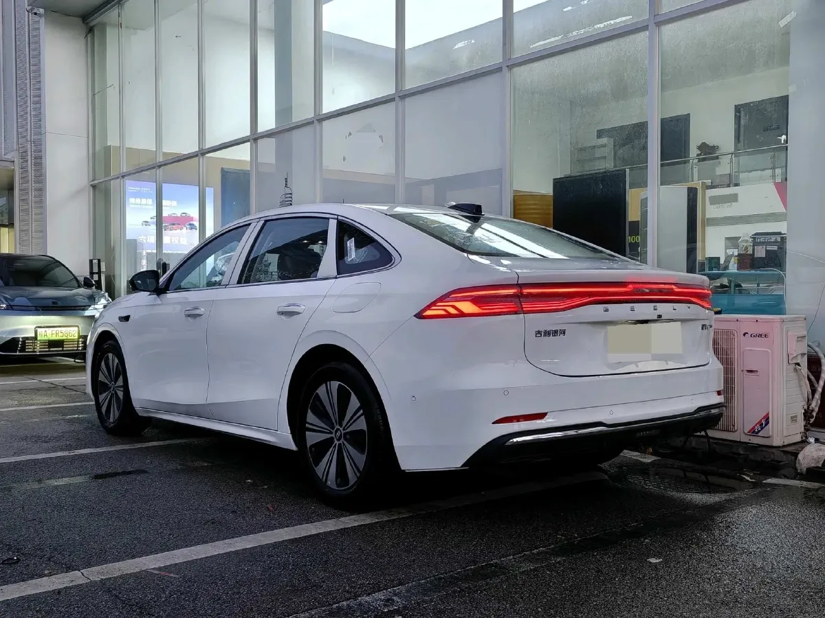 2025 Geely Galaxy A7 1.5L 112HP L4 1DHT PHEV,autocango,china used car exporter,china ev exporter,chinese used car exporter,chinese used ev exporter