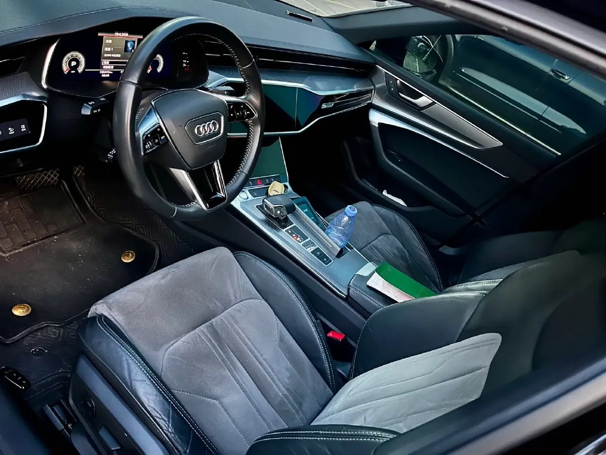 2020 Audi A6L 2.0T 190HP L4 7DCT,autocango,china used car exporter,china ev exporter,chinese used car exporter,chinese used ev exporter
