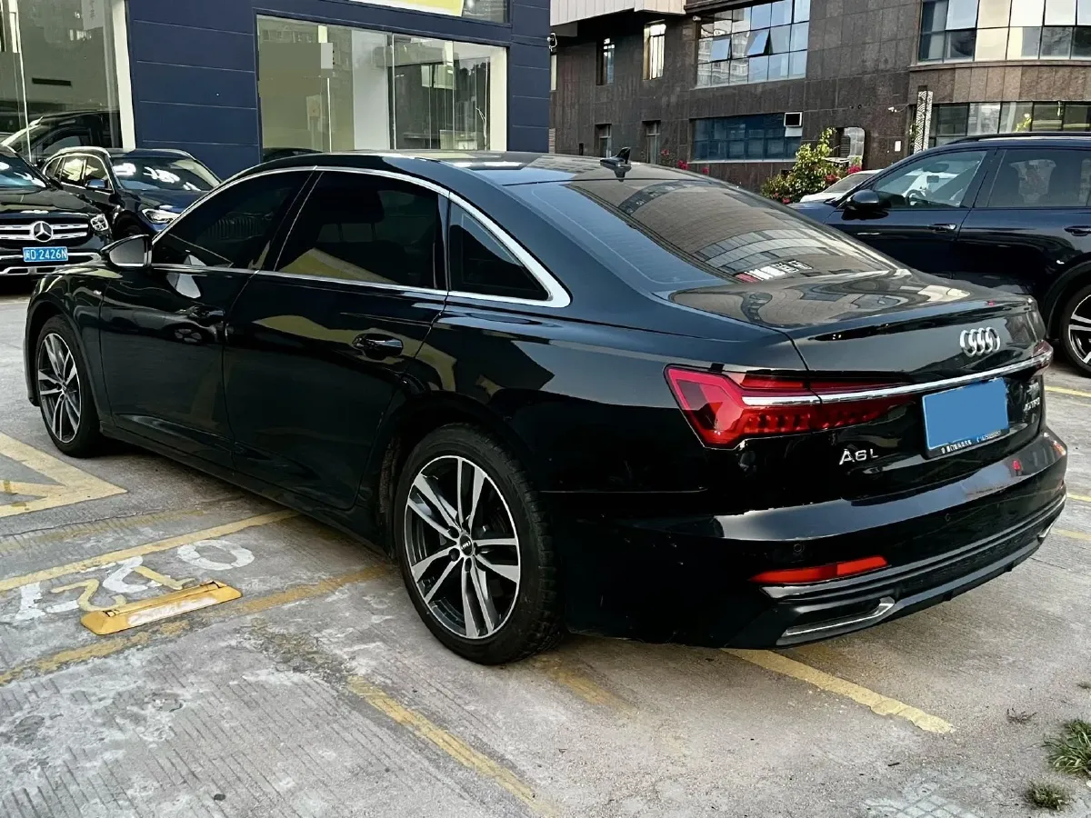 2020 Audi A6L 2.0T 190HP L4 7DCT,autocango,china used car exporter,china ev exporter,chinese used car exporter,chinese used ev exporter