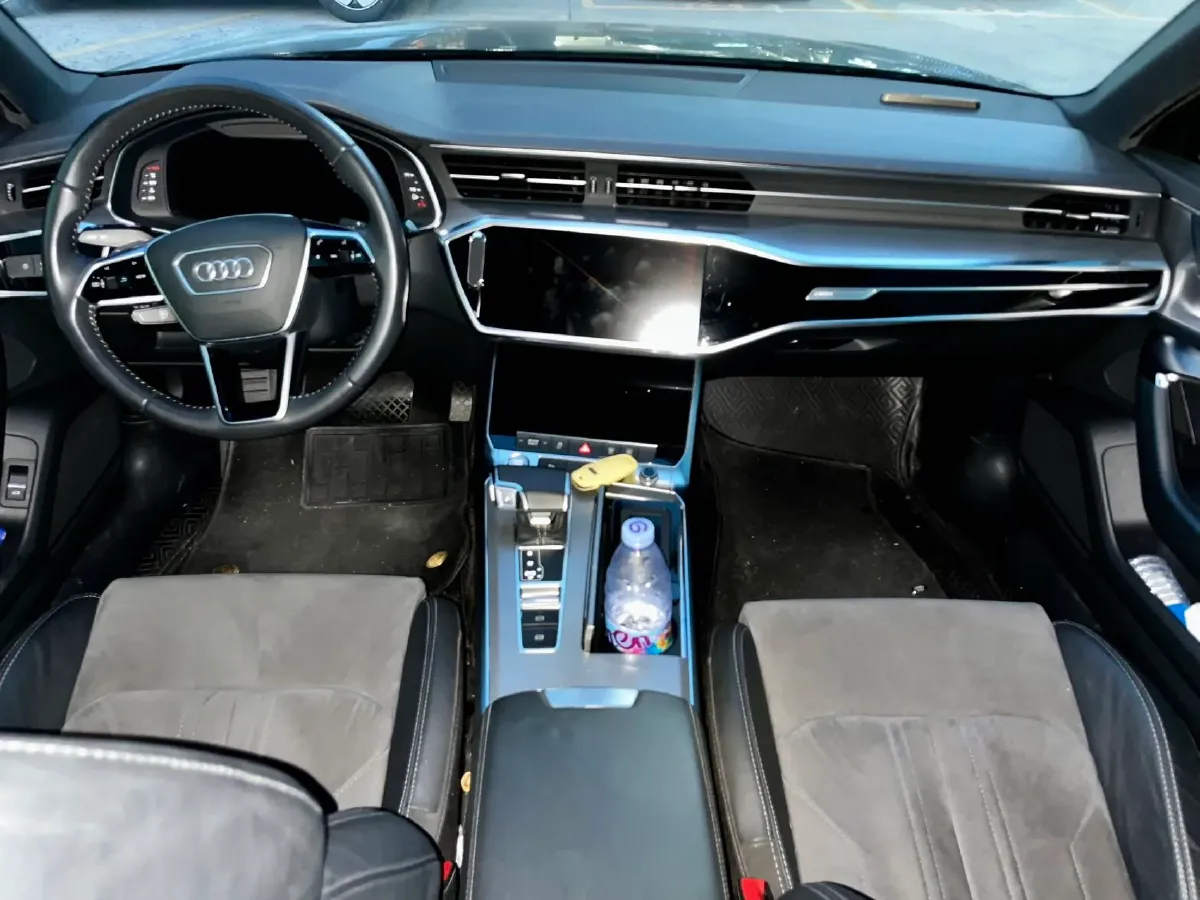 2020 Audi A6L 2.0T 190HP L4 7DCT,autocango,china used car exporter,china ev exporter,chinese used car exporter,chinese used ev exporter