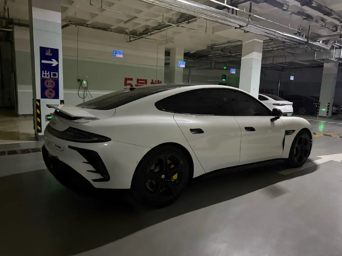 2024 MI SU7 BEV 101KWH,autocango,china used car exporter,china ev exporter,chinese used car exporter,chinese used ev exporter