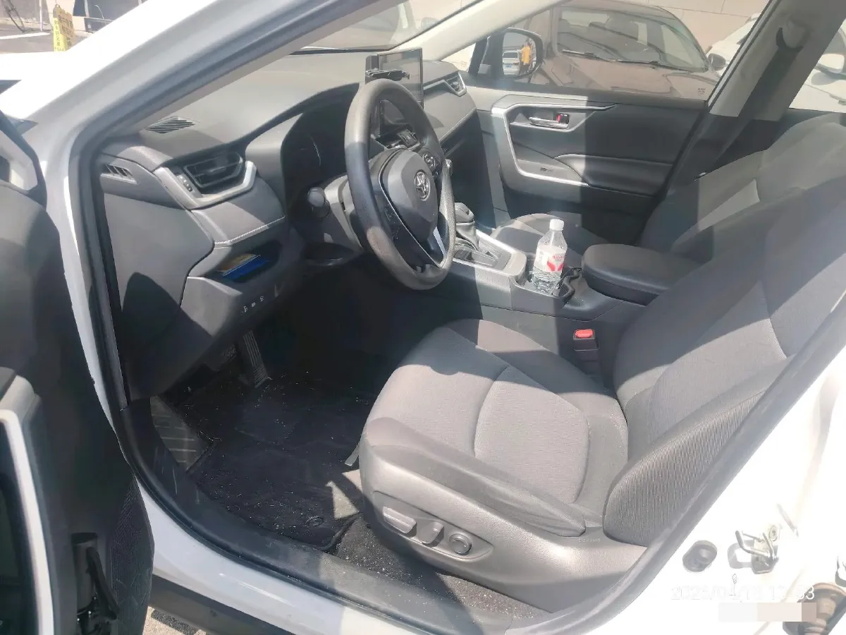 2021 Toyota RAV4 2.0L 171HP L4 CVT,autocango,china used car exporter,china ev exporter,chinese used car exporter,chinese used ev exporter