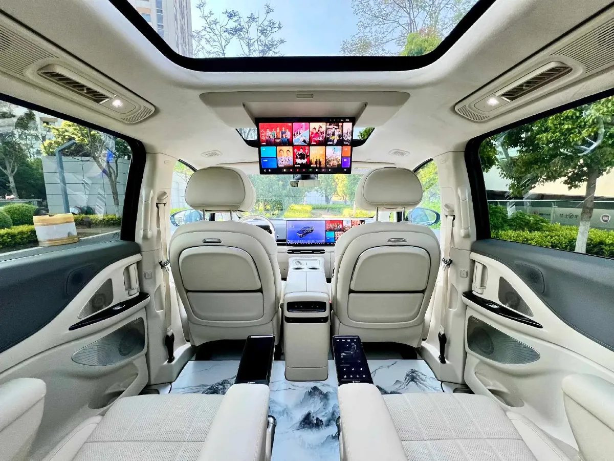 2025 Voyah Dream 1.5T 150HP L4 PHEV 41.7KWH,autocango,china used car exporter,china ev exporter,chinese used car exporter,chinese used ev exporter