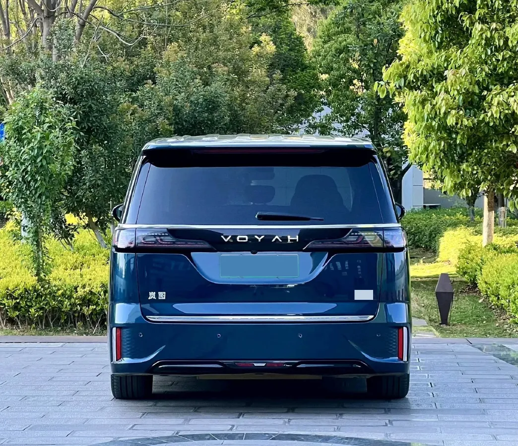 2025 Voyah Dream 1.5T 150HP L4 PHEV 41.7KWH,autocango,china used car exporter,china ev exporter,chinese used car exporter,chinese used ev exporter