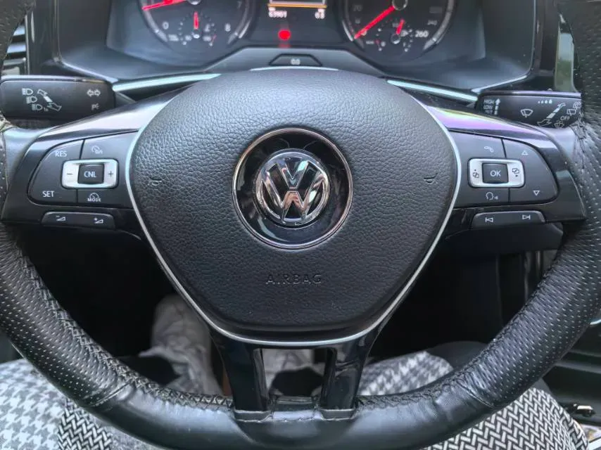 2019 Jeep Cherokee 2.0T 234HP L4 9AT,autocango,china used car exporter,china ev exporter,chinese used car exporter,chinese used ev exporter