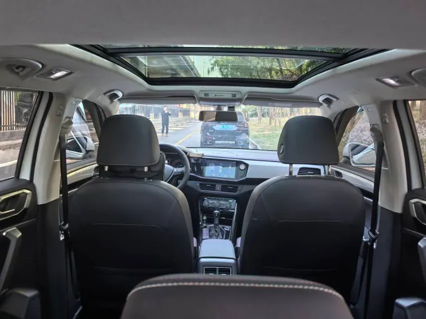 2019 Jeep Cherokee 2.0T 234HP L4 9AT,autocango,china used car exporter,china ev exporter,chinese used car exporter,chinese used ev exporter