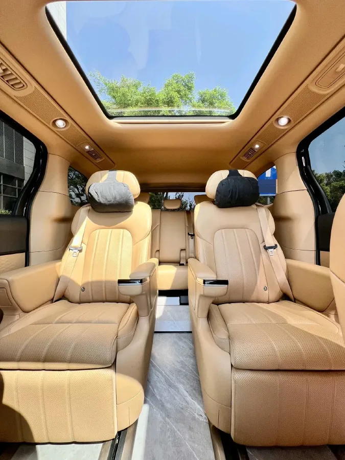 2025 Voyah Dream 1.5T 150HP L4 PHEV 41.7KWH,autocango,china used car exporter,china ev exporter,chinese used car exporter,chinese used ev exporter