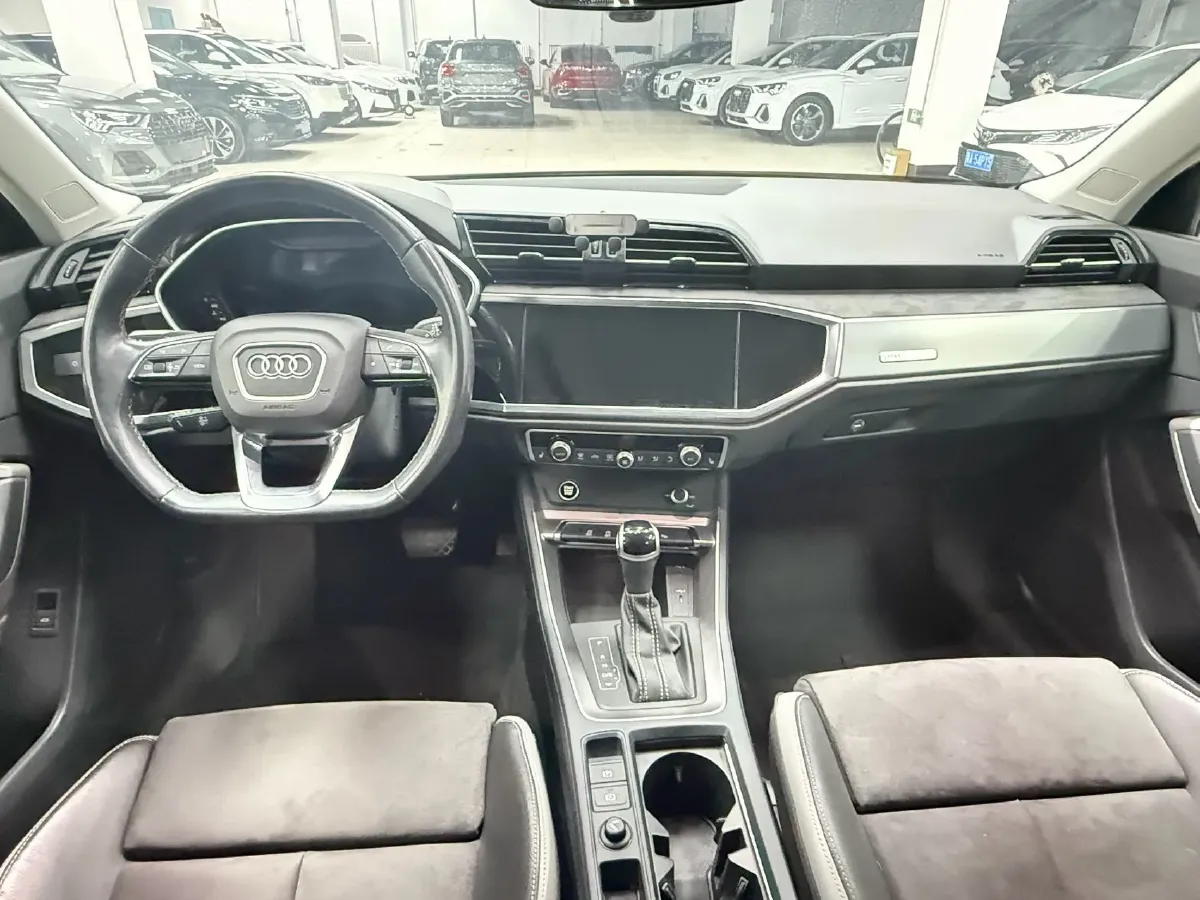 2022 Audi Q3 1.4T 150HP L4 7DCT,autocango,china used car exporter,china ev exporter,chinese used car exporter,chinese used ev exporter