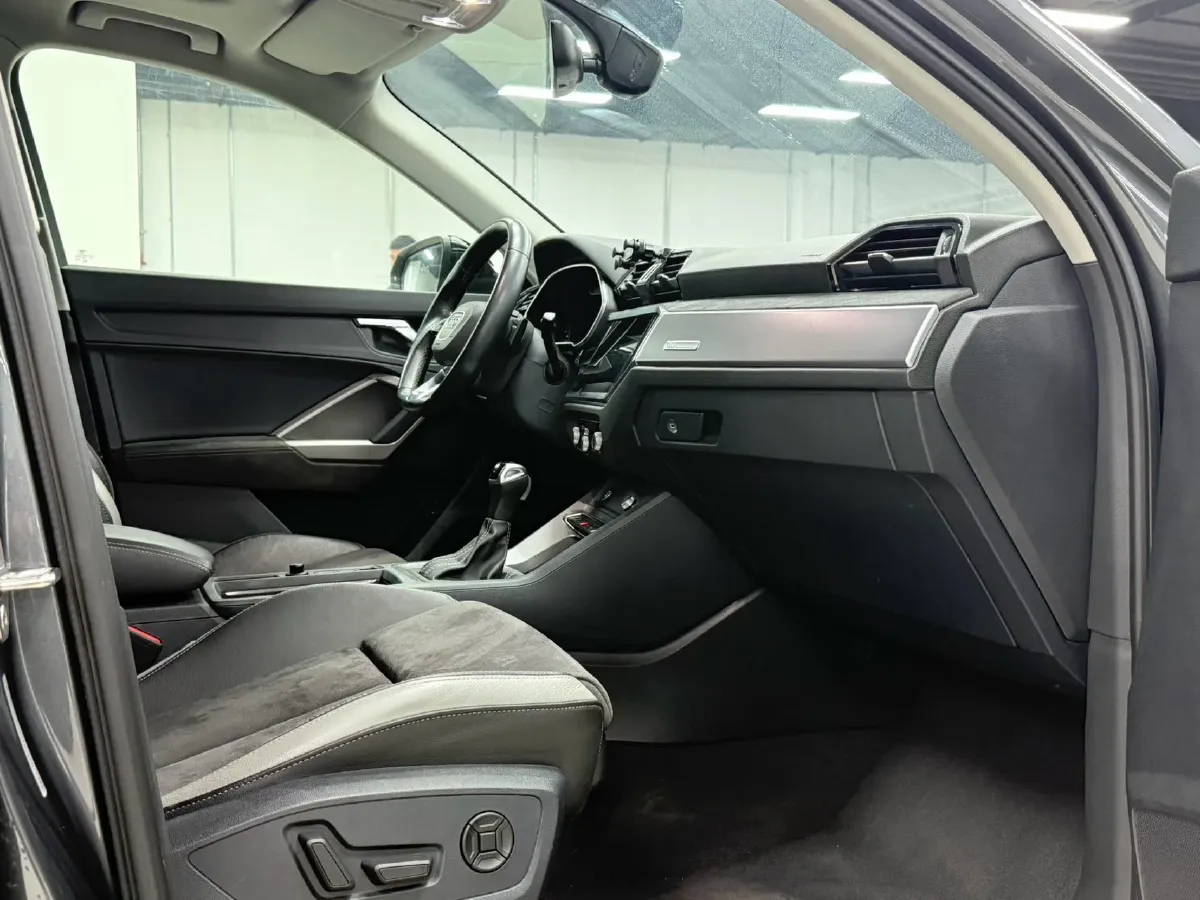 2022 Audi Q3 1.4T 150HP L4 7DCT,autocango,china used car exporter,china ev exporter,chinese used car exporter,chinese used ev exporter